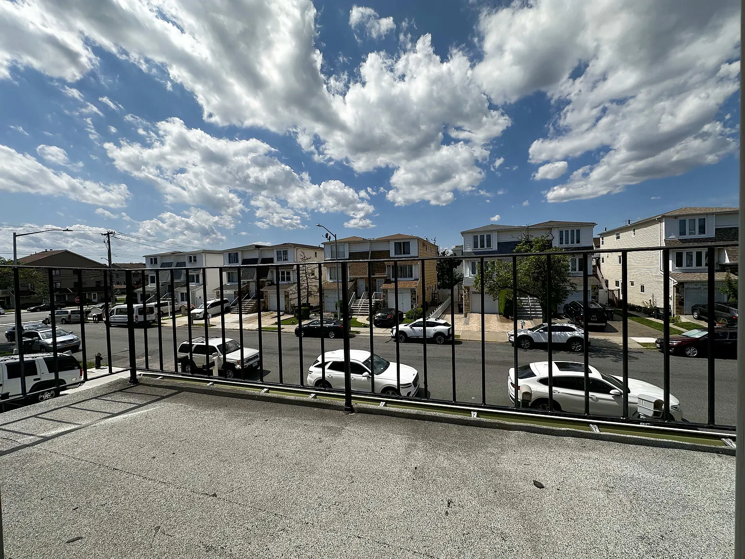3 bed, 1.5 bath, $3,200 — Photo 2