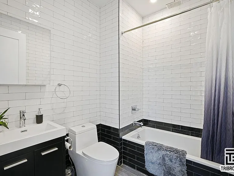 378 S 3rd St #1D — Photo 7
