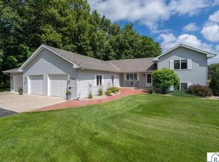 80 Canterbury Ct, Mankato, MN 56001
