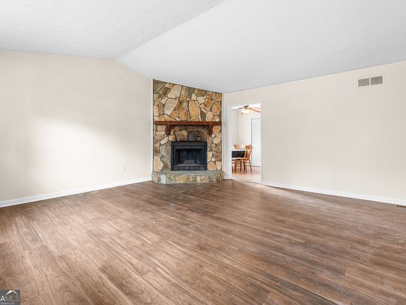 5th image of 127 Fairview Way