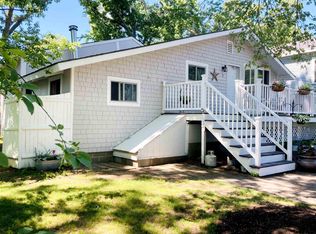 9 Hemlock St, Hampton, NH 03842
