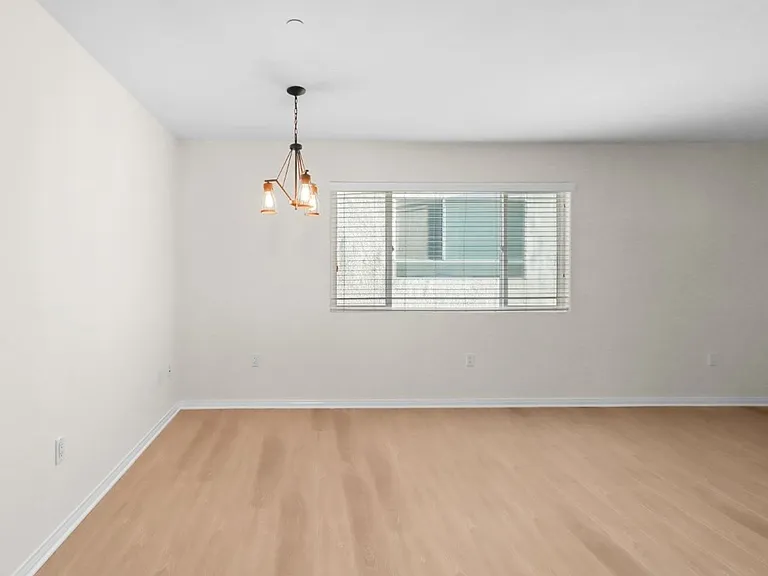 4262 Lindblade Dr — Photo 11