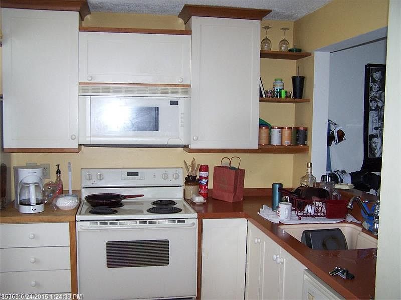 2nd image of 378 Portland Rd APT 12