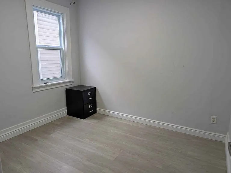 826 Ellrose Ave — Photo 2