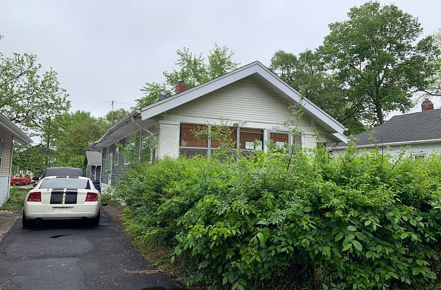 2nd image of 1417 Goddard Ct