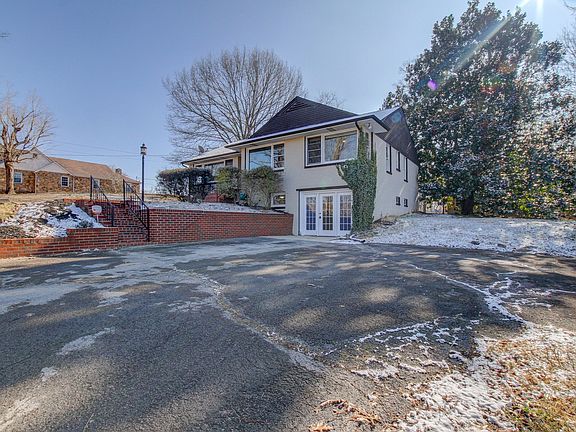 2nd image of 1029 Cumberland Dr