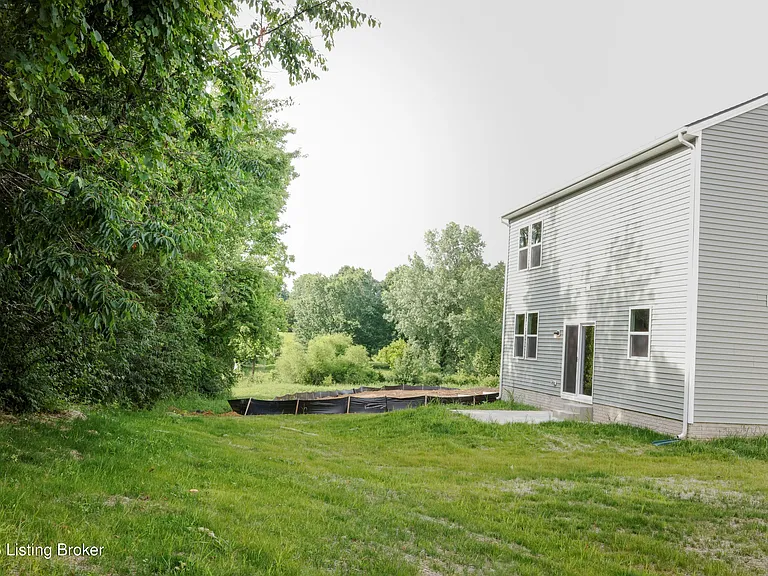 8300 Fairmount Rd — Photo 35