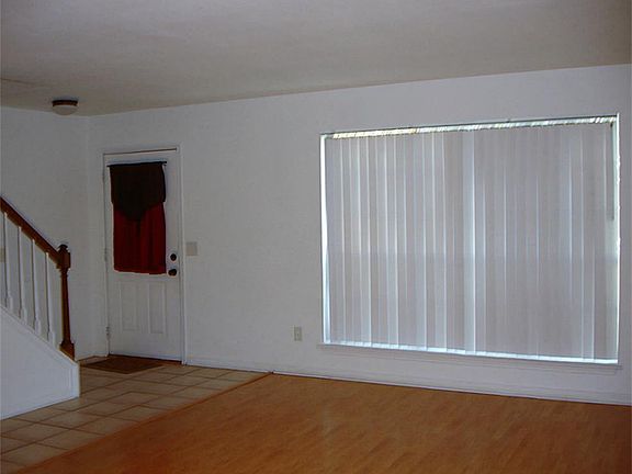 3rd image of 2910 Fresco Dr