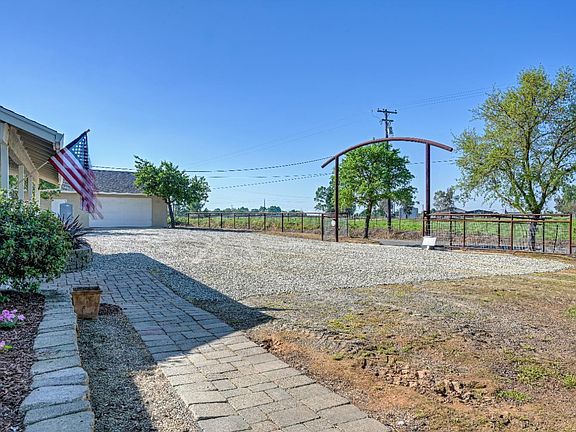 4th image of 12260 Angle Rd