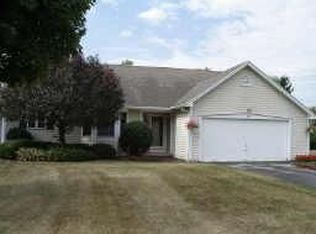 3 Hampton Cir, Fairport, NY