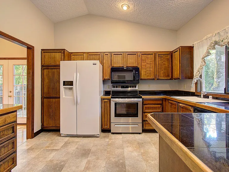 1114 SE 106th Ct — Photo 22