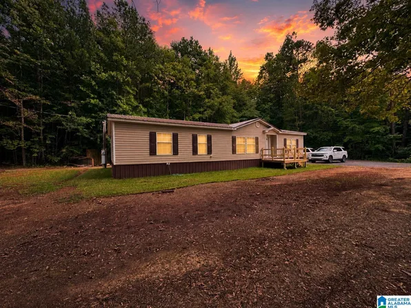 5764 Peeks Hill Rd, Ohatchee, AL 36271