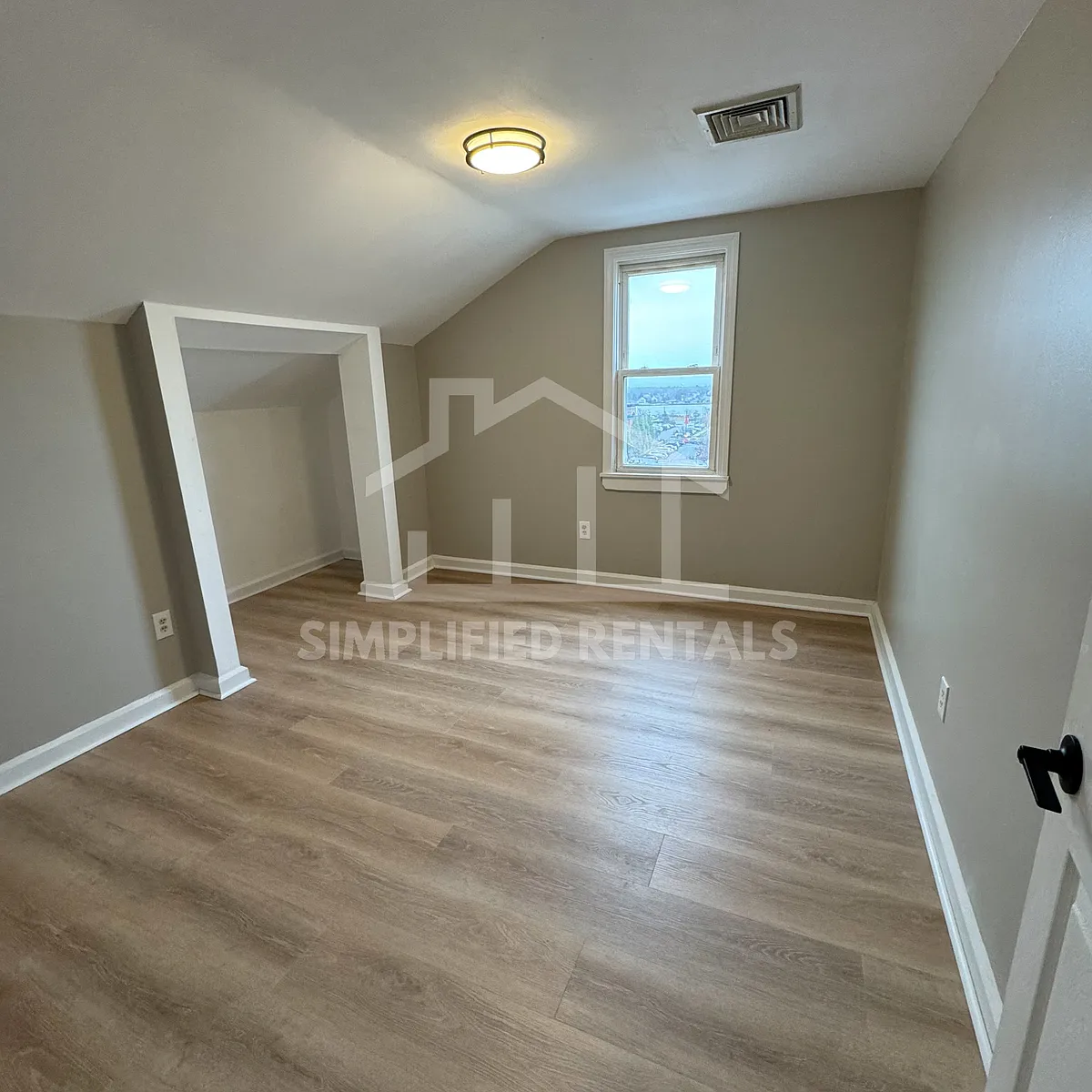 Building Photo - 153 Belleville Ave #5E