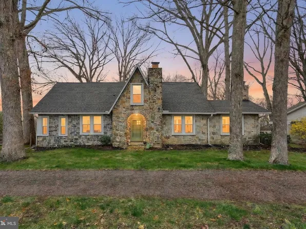 24 Park St, Jacobus, PA 17407