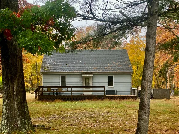 6017 Running Valley Rd, Stroudsburg, PA 18360