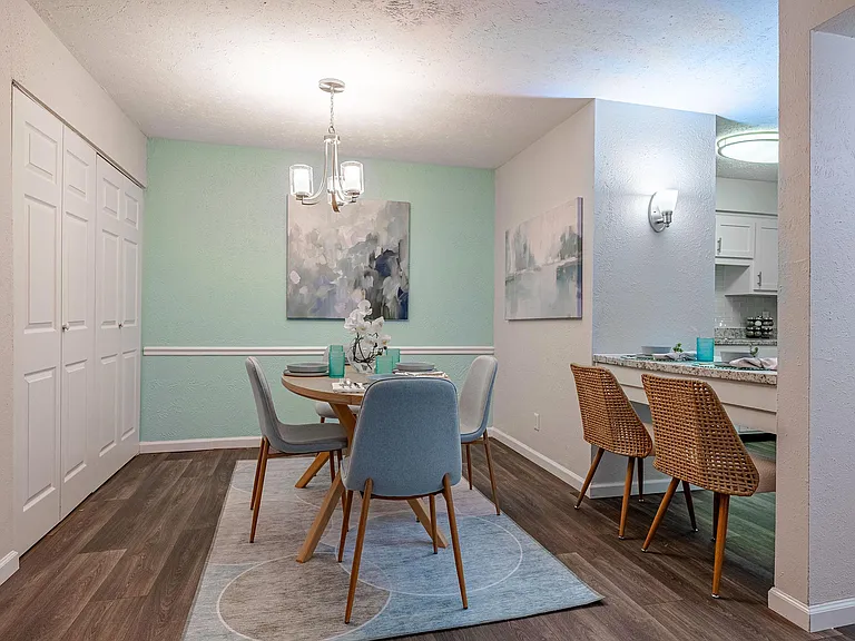 Chase Cove Apartments — Photo 8
