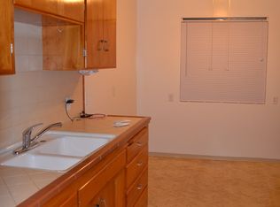913 Baldwin Rd #B, Bakersfield, CA 93304