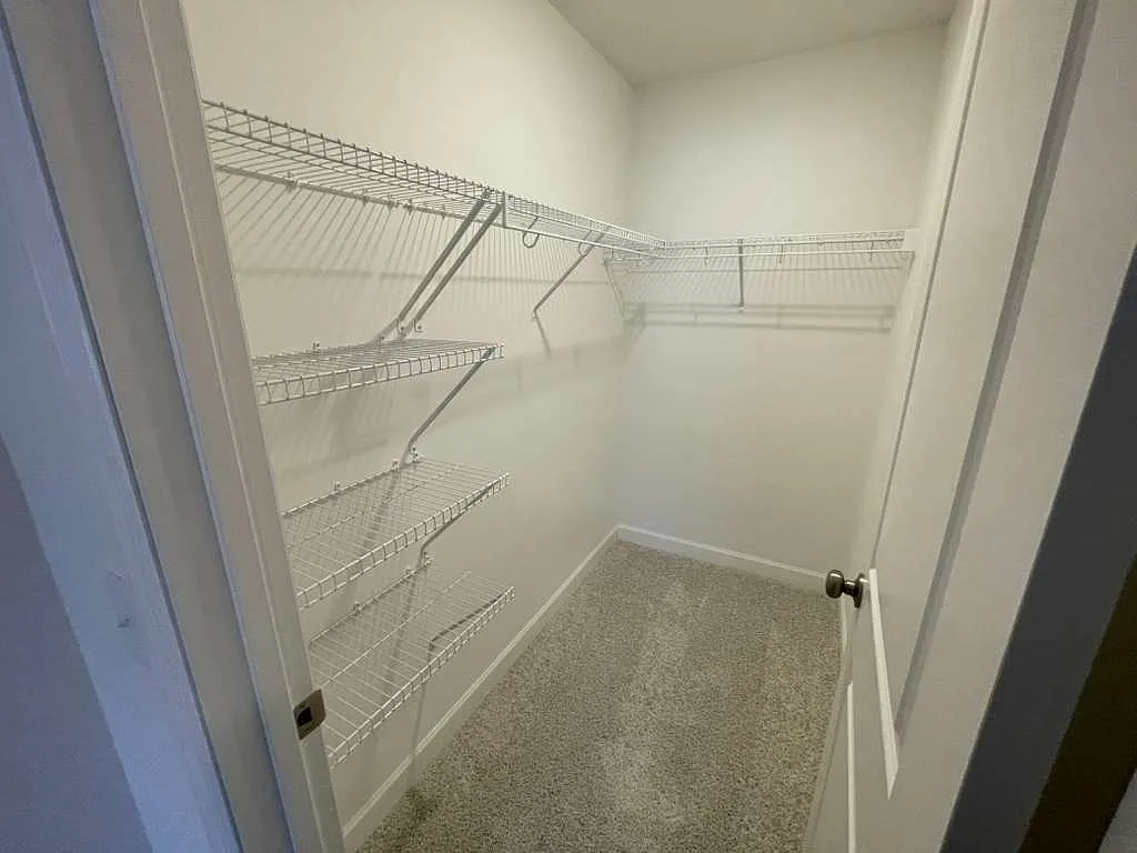 3 bed, 1760 sqft, $2,600 — Photo 4