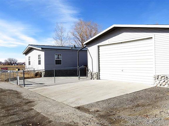 3rd image of 161 Dogwood Ln