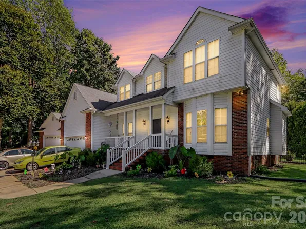 1233 Waterford Dr, Lincolnton, NC 28092