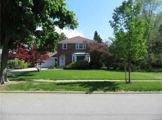 84 Bentham Pkwy, Amherst, NY 14226