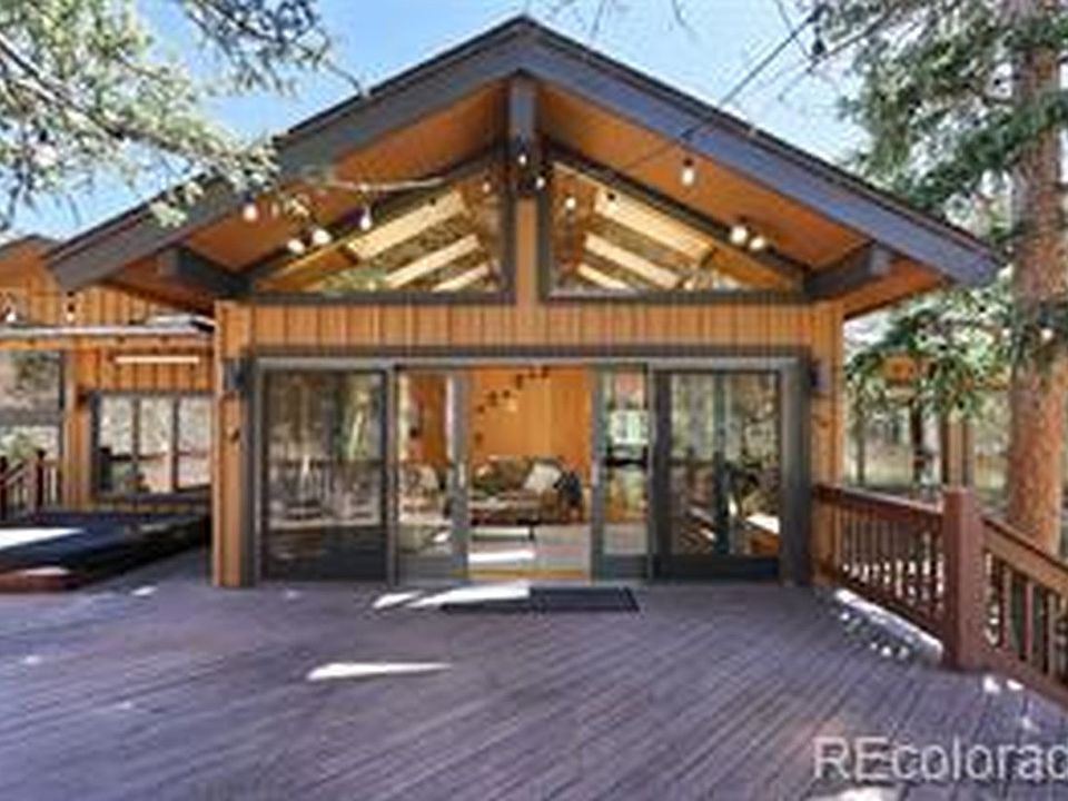 1st image of 746 Riverside Dr