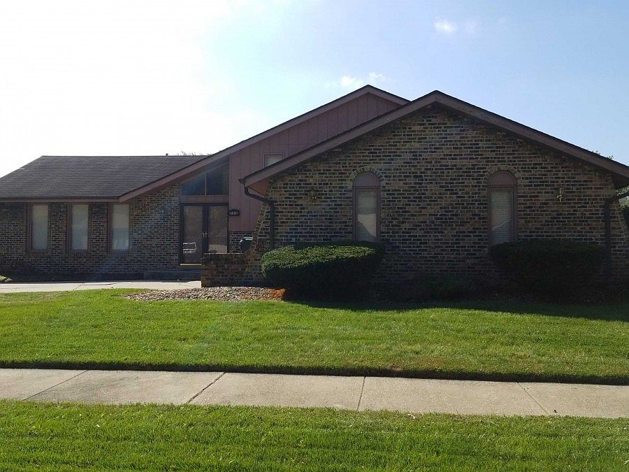 1st image of 715 E 193rd Pl