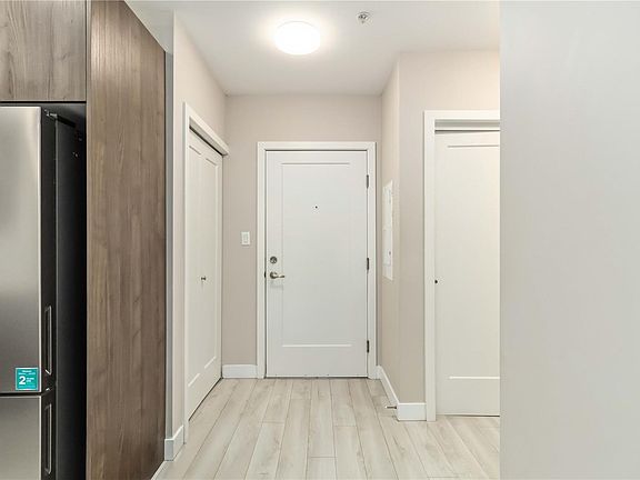 5th image of 1016 Inverness Rd #105