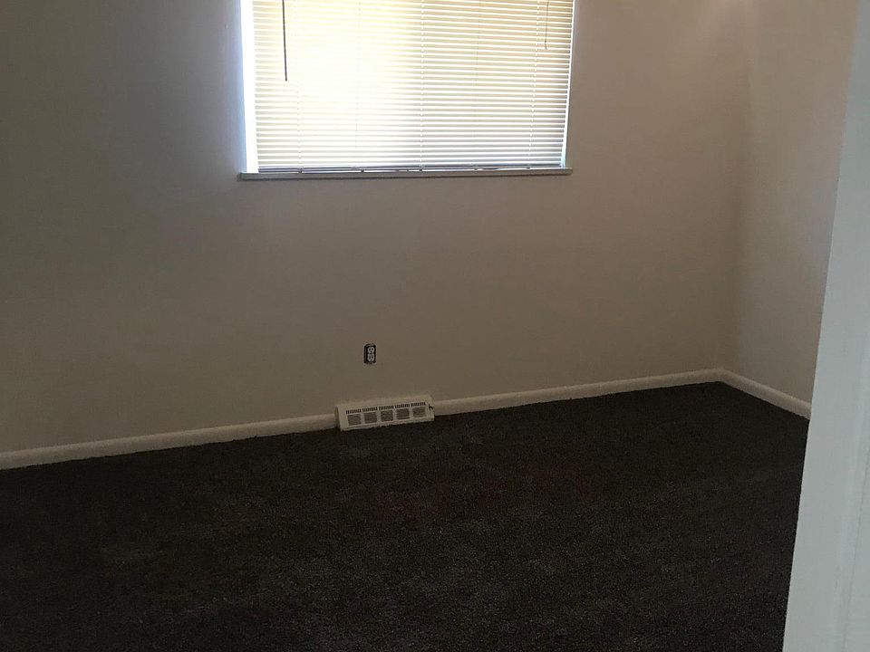 2nd image of 224 S Newton St