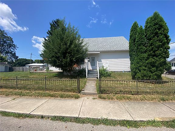2nd image of 403 Garnsey St