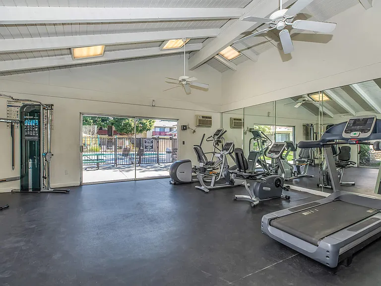 Del Amo Apartment Homes — Photo 5