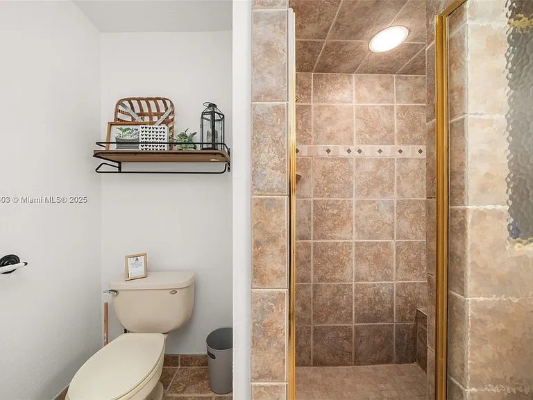 2551 Lakeview Dr — Photo 51