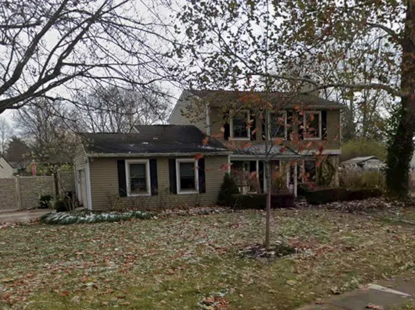 7915 Ridgegate West Dr, Indianapolis, IN 46268