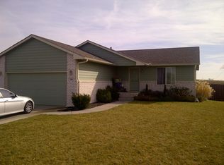 800 S Longbranch Dr, Maize, KS 67101