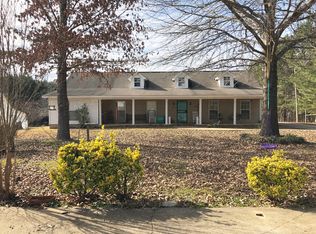 141 York Rd, Grenada, MS 38901