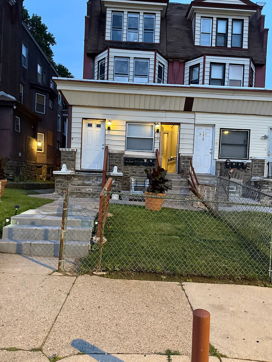Building Photo - 5719 N Park Ave #2