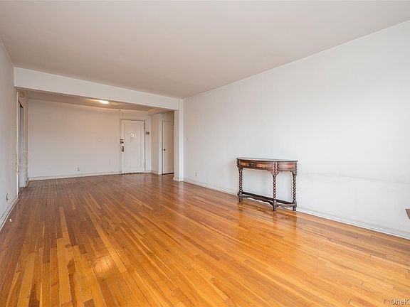 5th image of 2090 Barnes Avenue #2H