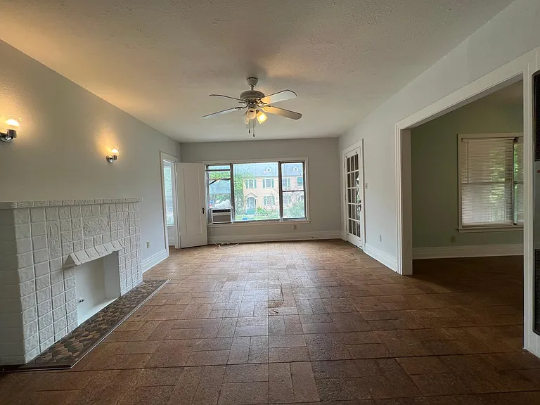 536 Fulton Ave — Photo 2