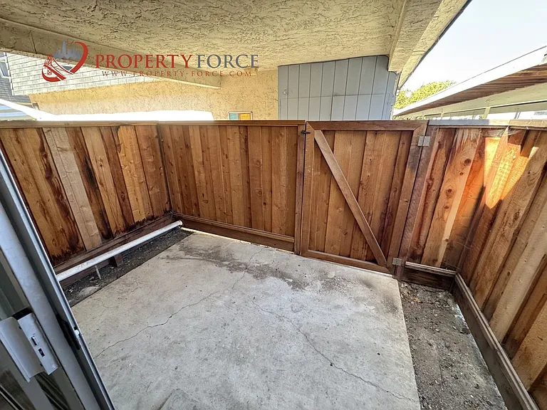 946 Tamarack Ln #9 — Photo 8