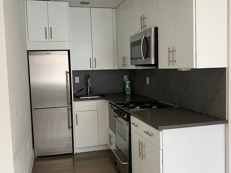 155 Meserole Ave #5G — Photo 5