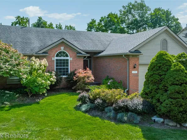 6555 Westphalia Rd, West Bloomfield, MI 48324