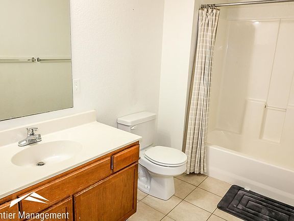 5th image of 1204 Newfoundland Dr