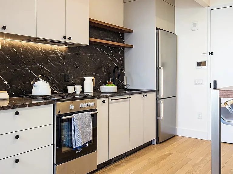 260 Gold St #1314 — Photo 5