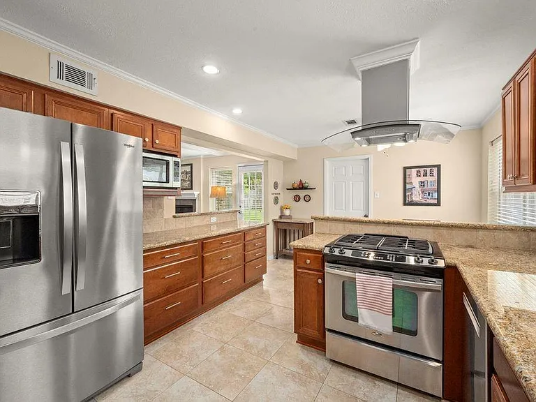 7615 Litchfield Ln — Photo 9