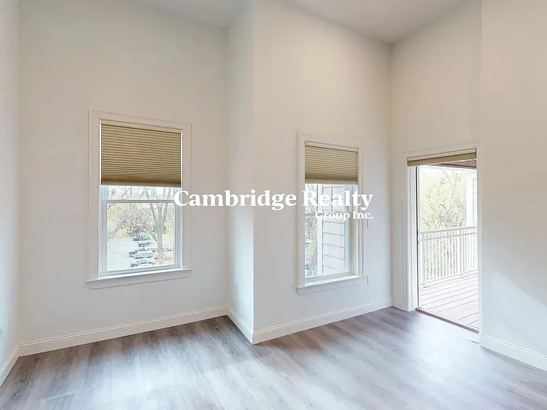320 Middlesex Ave #T404 — Photo 10