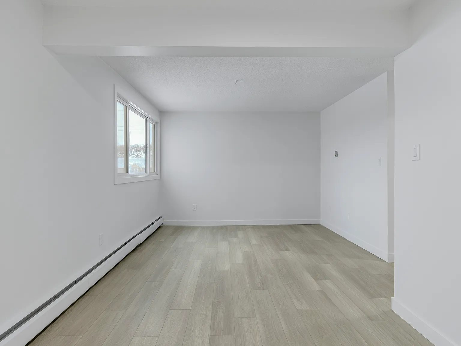 Braden Manor - 10707 106 St NW — Photo 4