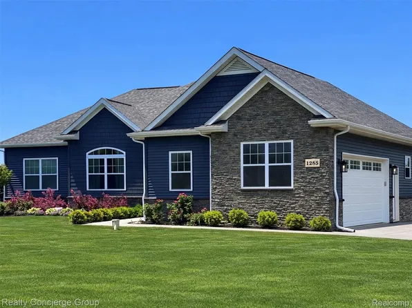 1285 Sweet Grass Trl, Howell, MI 48843