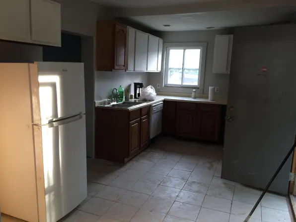 2231 W 11th St, Duluth, MN 55806