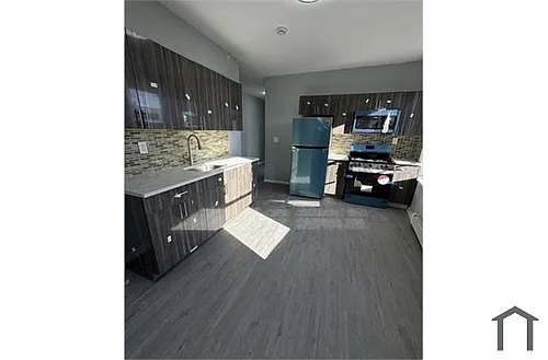 413 E Main St #8 Photo 1