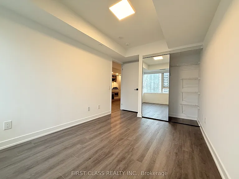 609 Sherbourne St #911 — Photo 6
